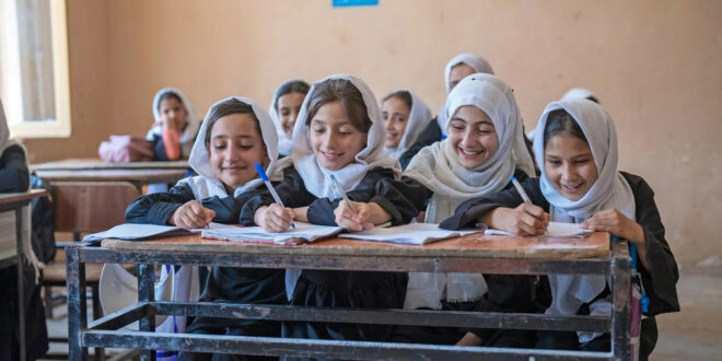 Afghanistan: Deux ans après la prise du pouvoir par les Talibans , l’ONU s’alarme des restrictions imposées aux femmes