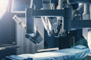 Chirurgie Robotique "Tech 3" : Des robots en salle d’opération pour assister les médecins