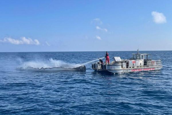 Explosion d'un bateau au Port : les raisons dévoilées 1 BAETEAU