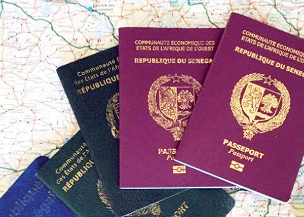 Rupture des talons de passeports au Consulat Général du Sénégal á Madrid : Une situation préoccupante pour les ressortissants.( Momar Dieng Diop) 1 Passeport 2