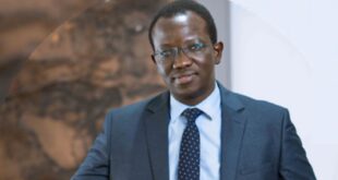 v2 miniature m omar camara 1