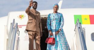 diomaye depart paris avec sa femme