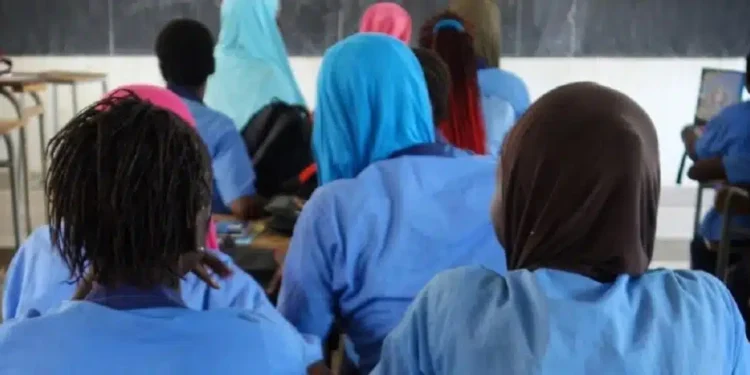 Education: Touba voile les écoles françaises 1 Affaire des fille voilées exclues à Fatick: L'établissement présente ses excuses et décide de se "conformer à l'arrêté ministériel"