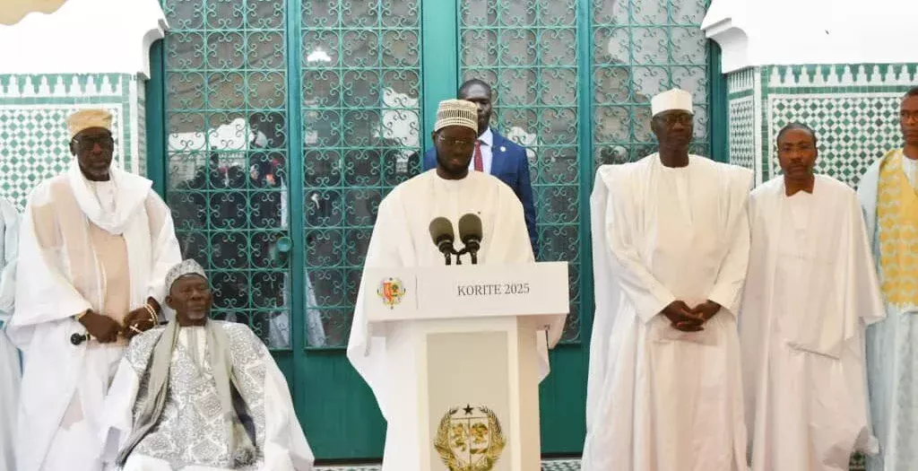 President Diomaye lors de la priere de Korite