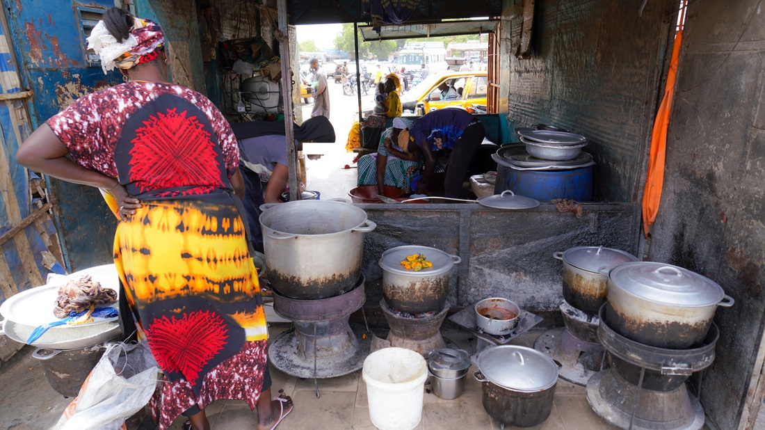 Cuisine de rue/ Gare routière de Thiès, le paradis de la « street food » 3 00 DSC02563