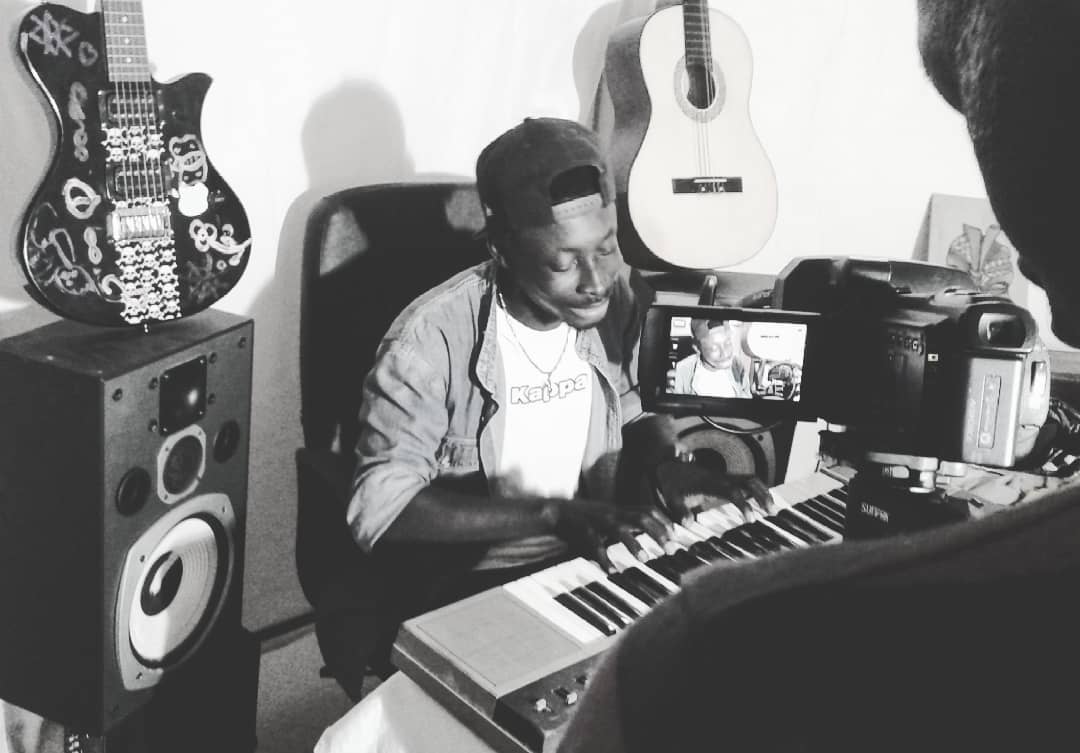 ZOXY BOOY, ARTISTE, COMPOSITEUR : Dans l’univers du crack du son galsen… 3 30709995 213683895885612 4620001521789042688 n