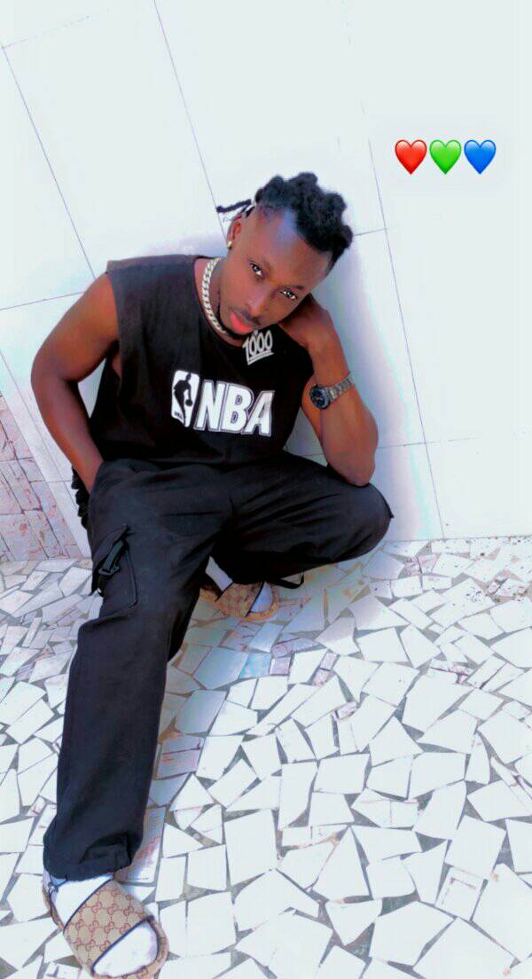 ZOXY BOOY, ARTISTE, COMPOSITEUR : Dans l’univers du crack du son galsen… 4 469419617 1618004822120172 5457642829533225758 n