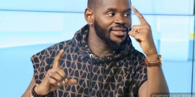 Pape Cheikh Diallo reagit Ni avec Clara ni ami avec Racky Aidara. thumbnail