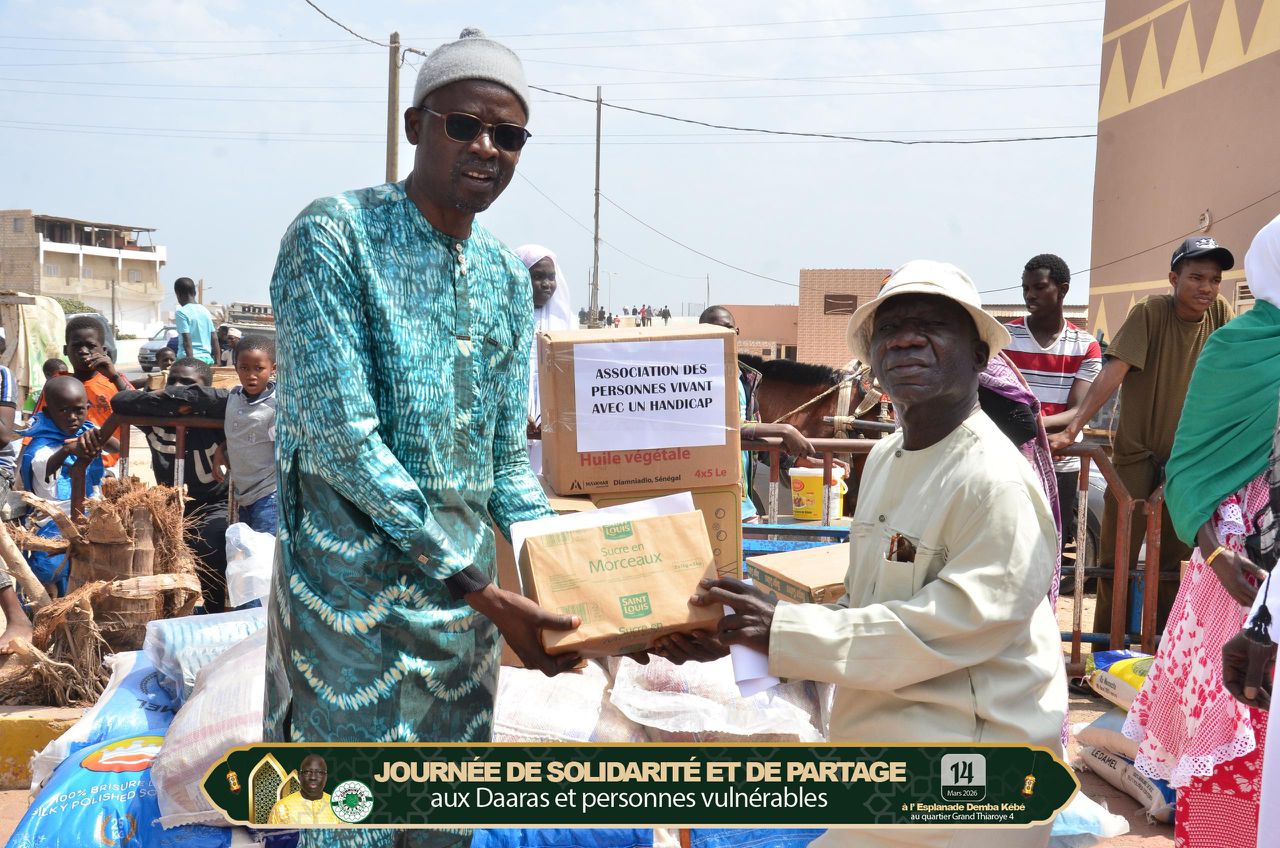 Guinaw Rails Sud : Le maire offre aux daaras et personnes vulnérables des vivres... 2 WhatsApp Image 2026 03 15 at 18.33.03 1