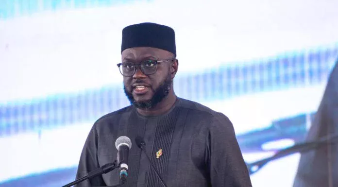el malick ndiaye e1748520521915 696x385 1