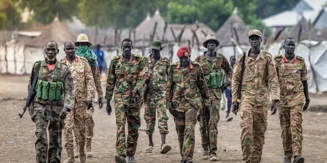 Soudan du Sud : Quinze ans d’indépendance, 70 milliards de dollars de pétrole et un PIB par habitant divisé par trois 1 South Sudan Liberation Army soldiers @Luis Tato AFP 1000x668 1