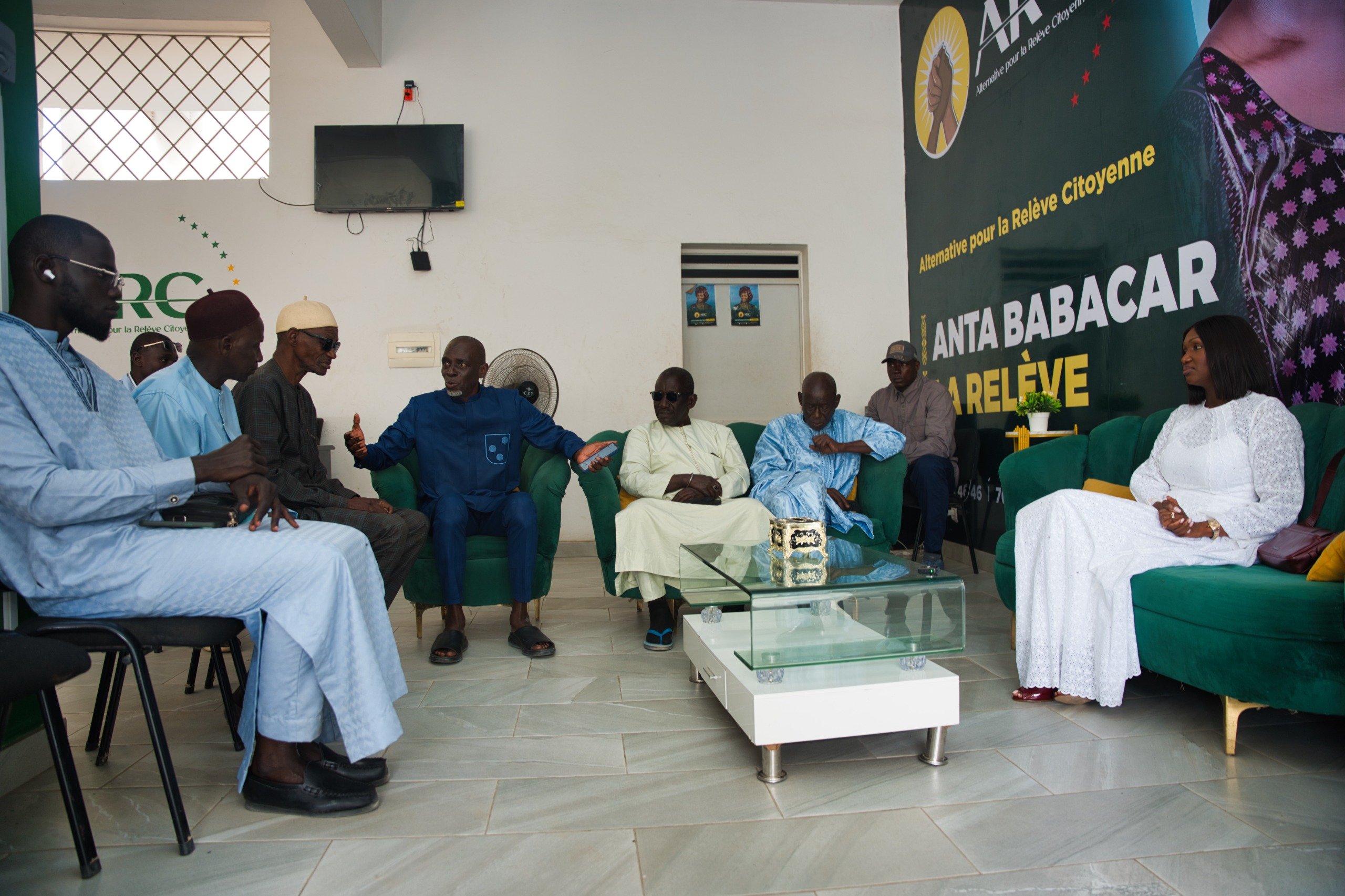 Anta Babacar Ngom Diack boucle sa tournée ARC en fief populaire de Pikine Ouest à Mbao 4 WhatsApp Image 2026 06 07 at 21.39.30