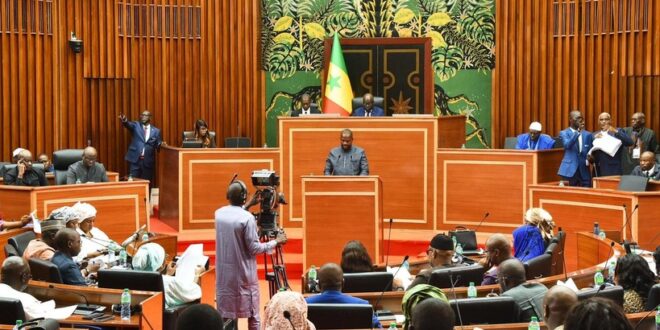 Coup de tonnerre au parlement : un député de Pastef se rebelle et se rallie à Diomaye 1 97716952 68026615